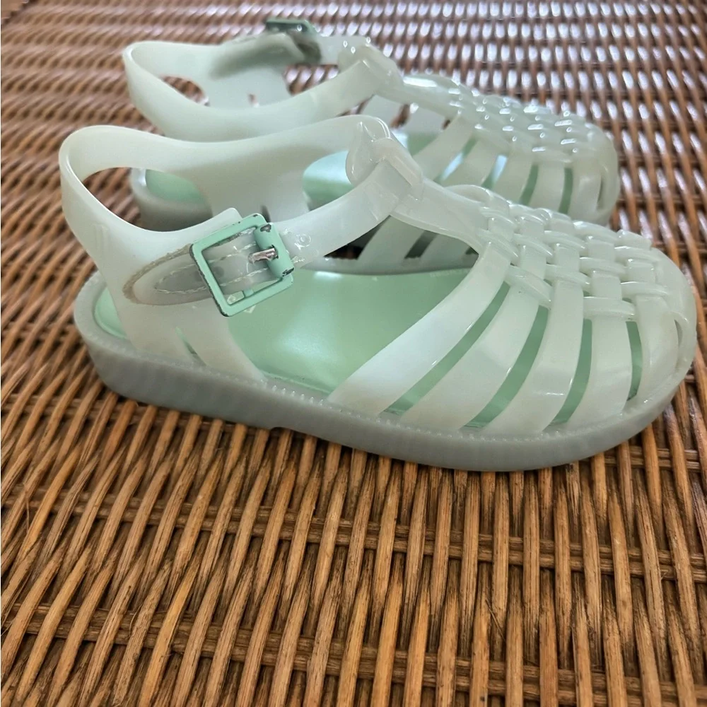 Mini Melissa super cute